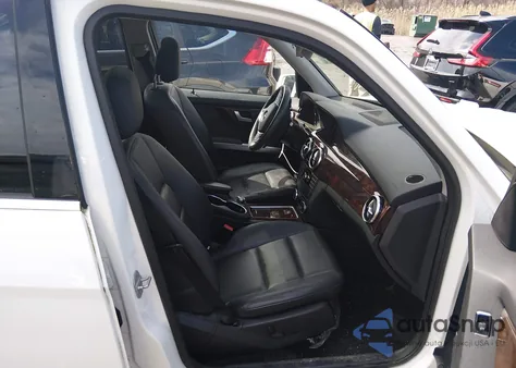 2015 Mercedes-Benz Glk 350 4Matic z USA, uszkodzony, nr VIN WDCGG8JB9FG411111